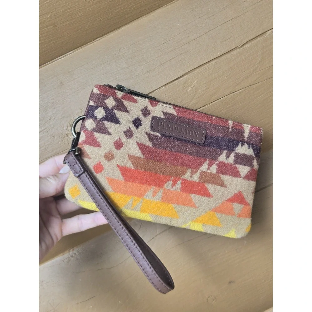 Pendleton Three Pocket Wool Leather Wristlet Southwestern Aztec Print NWOT
